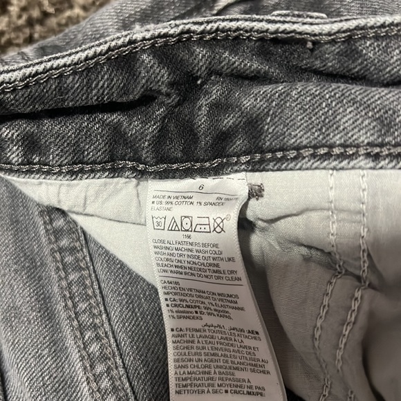 Old navy shorts !!! - Picture 2 of 3